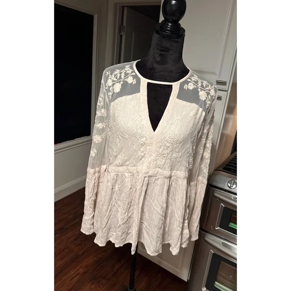 New American Eagle Lace Bell Sleeve Top XXL - Picture 3 of 8